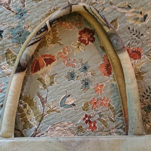 Donated tornado victims - Picture 3 of 4